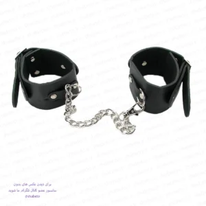 جفت دستبند چرمی مشکی زنجیردار BDSM زنانه با سگک فلزی شبتو